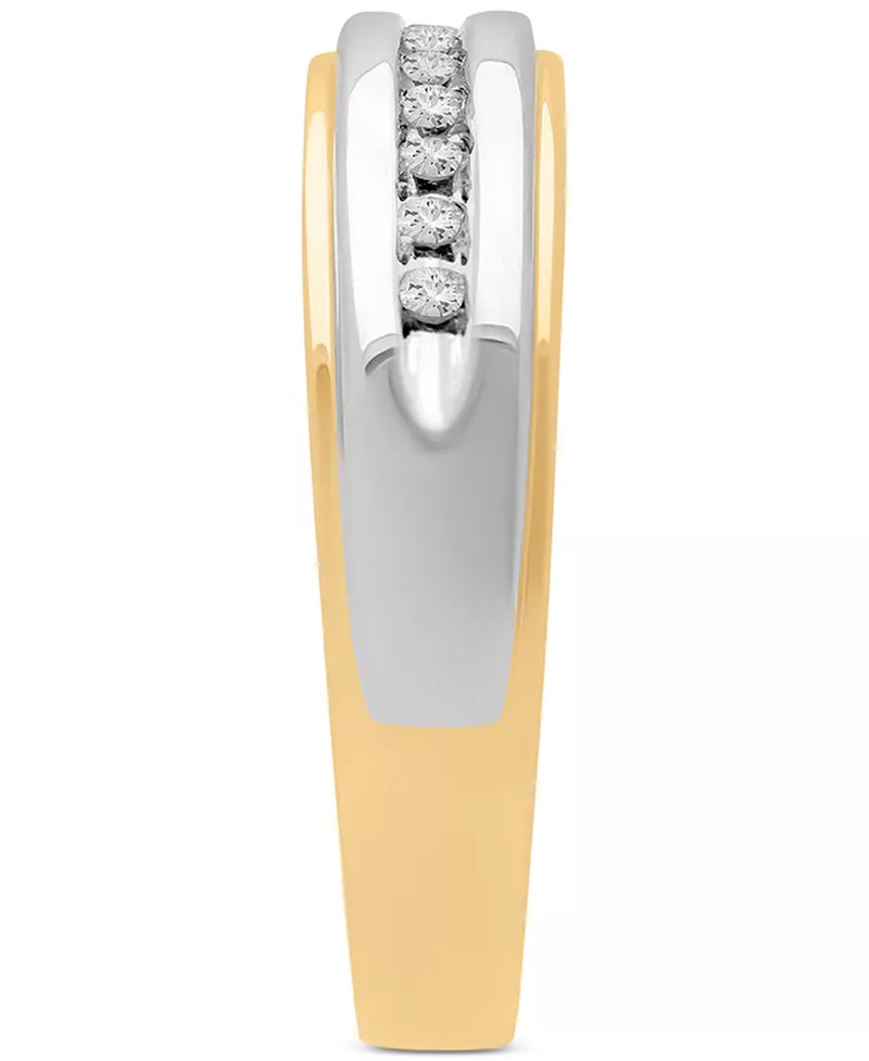 Stunning 14K Gold Men's Diamond Wedding Band - 1/6 Ct. T.W.