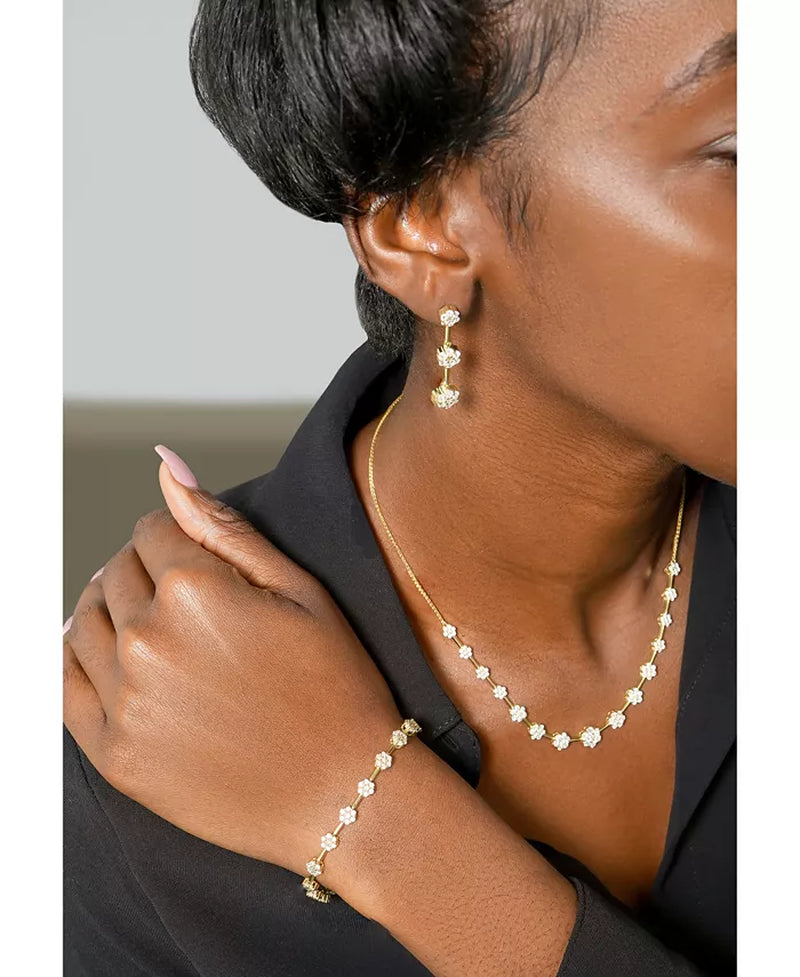 Stunning 2 Ct. T.W. Diamond Flower Cluster Link Bracelet in 14K Gold - Exclusively at Macy's