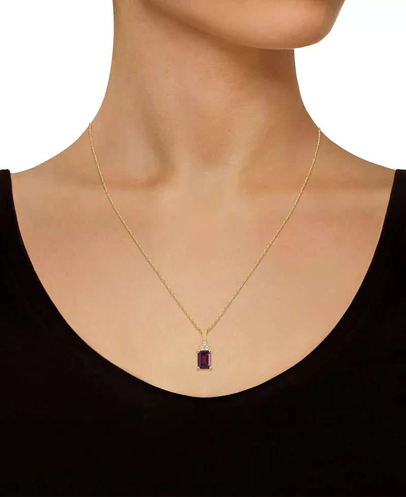 Stunning 2 Ct. Garnet and 1/10 Ct. Diamond Pendant Necklace in Luxurious 14K Yellow Gold
