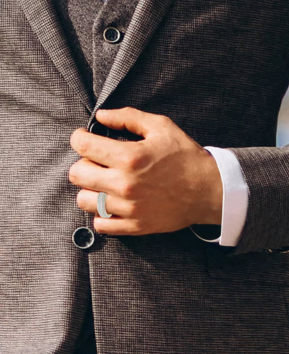 Stunning Men's 1 Ct. Diamond Pavé Band in 10K Gold